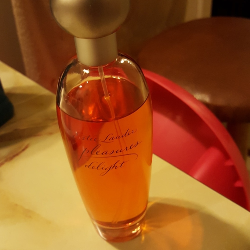Estee Lauder Pleasures Delight